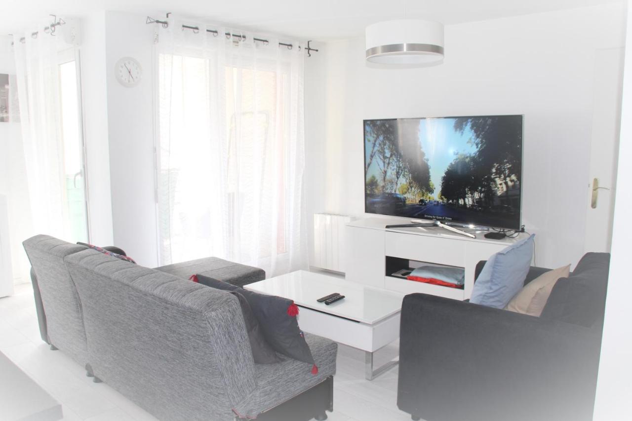 Logement Familial Tout Equipe Сен-Дени Экстерьер фото